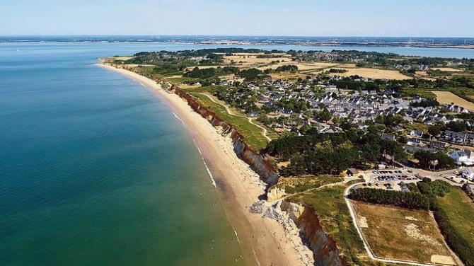 France, Morbihan (56), Penestin, Plage de la Mine d'Or (vue aérienne)